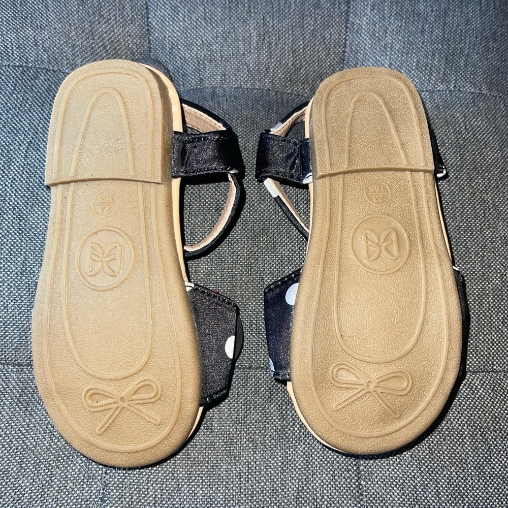 Minnie inspired girls sandals - Picture 3 of 3
